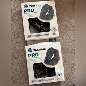 Yaktrax Pro Black Traction Cleats